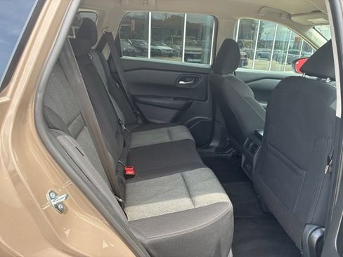 Used 2025 Nissan Rogue SV FWD image 9