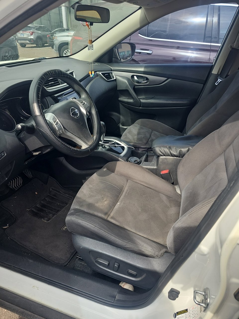Used 2016 Nissan Rogue SV FWD image 11