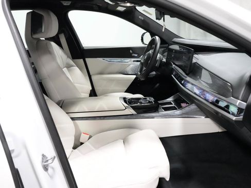 Used 2023 BMW 760i xDrive w/ Luxury Rear Seating Package AWD/4WD image 7