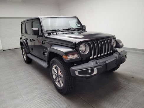 Used 2019 Jeep Wrangler Unlimited Sahara w/ Safety Group AWD/4WD image 13