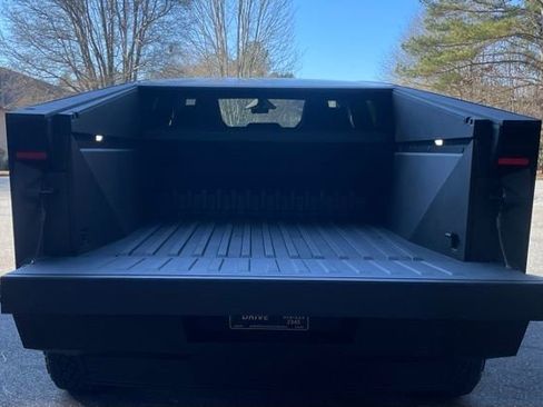 Used 2025 Tesla Cybertruck 2WD Crew Cab image 8
