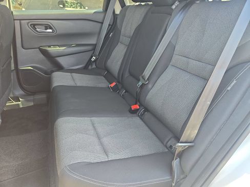 Used 2025 Nissan Rogue SV FWD image 14