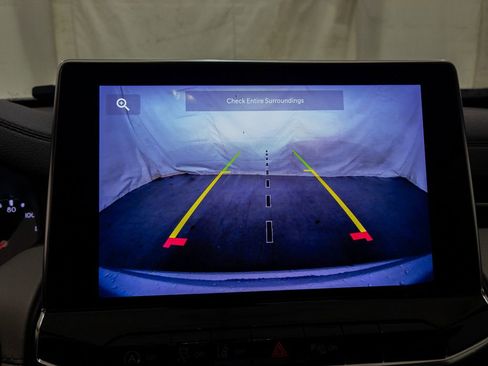 Used 2025 Jeep Compass Limited image 26