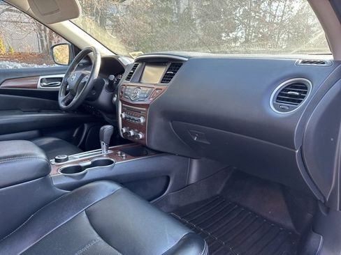 Used 2019 Nissan Pathfinder Platinum image 28