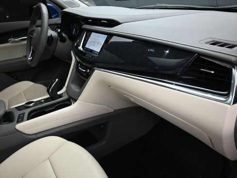 Used 2023 Cadillac XT6 Premium Luxury w/ Technology Package image 23