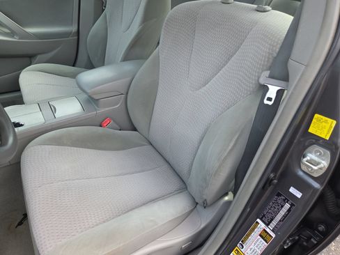Used 2011 Toyota Camry LE w/ LE Extra-Value Pkg FWD image 18