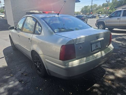 Used 2001 Volkswagen Passat GLS FWD image 6
