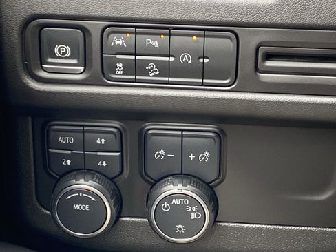 Used 2024 Chevrolet Tahoe Premier image 22