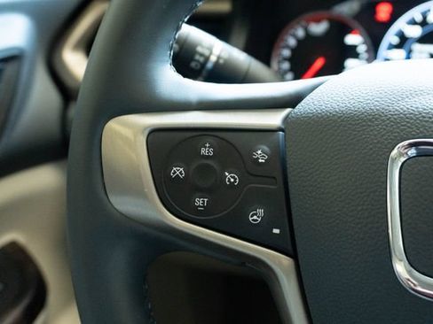 Used 2023 GMC Acadia Denali FWD image 28