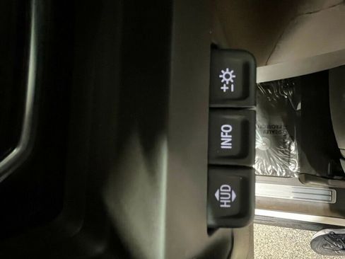 Used 2020 Chevrolet Silverado 2500 LTZ image 28