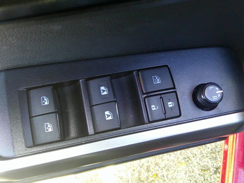 Used 2023 Toyota Tacoma SR5 image 17