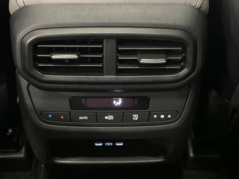 Used 2024 Honda Pilot Touring image 14