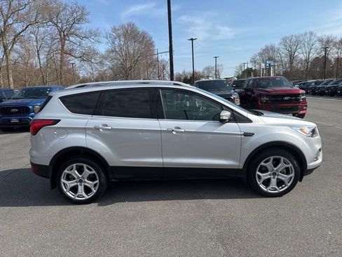 Used 2019 Ford Escape Titanium image 8