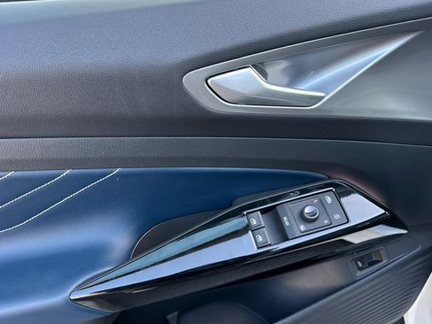 New 2025 Volkswagen ID.4 Pro S image 9