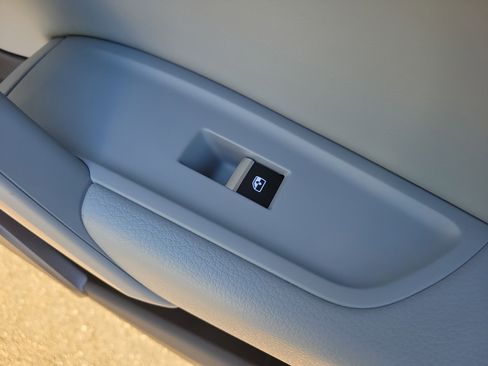 Used 2022 Audi Q5 2.0T Premium w/ Convenience Package image 11