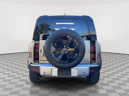 Used 2023 Land Rover Defender 110 S image 6