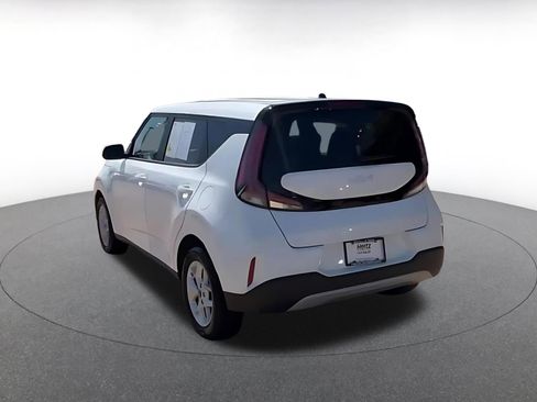 Used 2024 Kia Soul LX w/ Option Group 015 FWD image 10