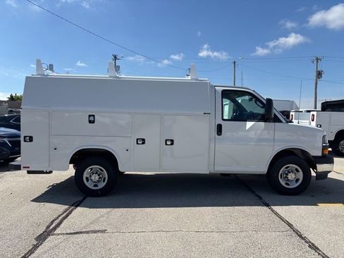 New 2024 Chevrolet Express 3500 w/ Power Convenience Package RWD image 4