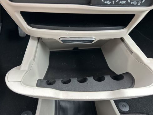 Certified 2024 Chrysler Pacifica Touring-L image 26