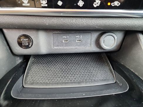 Used 2024 Nissan Rogue SV FWD image 30