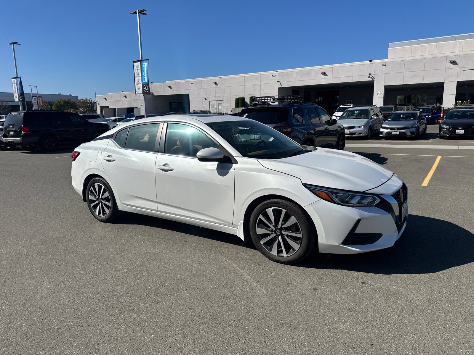 Used 2022 Nissan Sentra SV w/ SV Premium Package FWD image 2