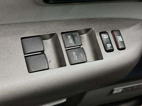 Used 2011 Toyota Sequoia Limited AWD/4WD image 15