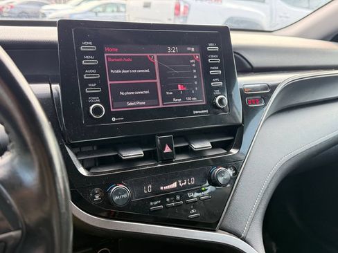 Used 2022 Toyota Camry SE FWD image 33