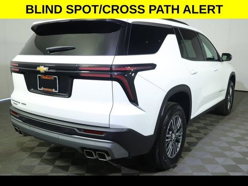 Used 2025 Chevrolet Traverse LT AWD/4WD image 8