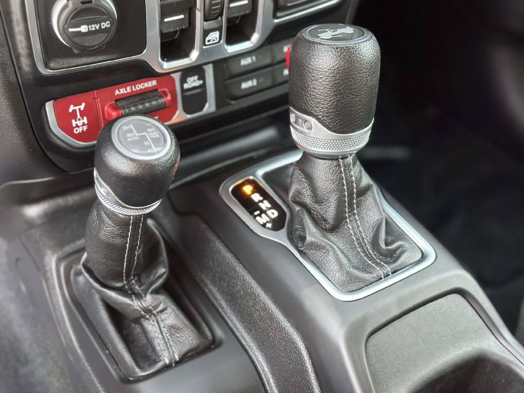 Used 2024 Jeep Wrangler Unlimited AWD/4WD image 21