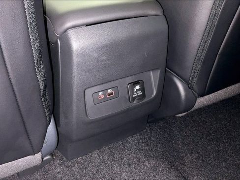 Used 2024 Nissan Frontier SL w/ Technology Package image 34