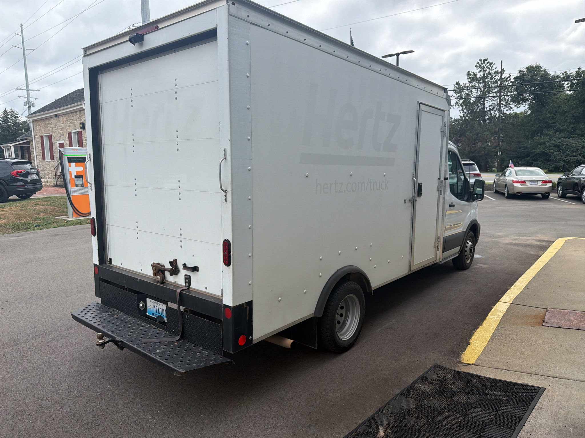 Used 2022 Ford Transit 350 DRW RWD image 4