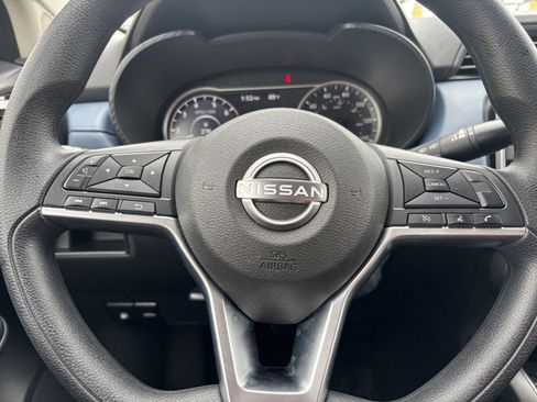 Used 2025 Nissan Versa SV image 25