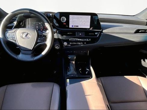 Used 2024 Lexus ES 350 w/ Premium Package image 7