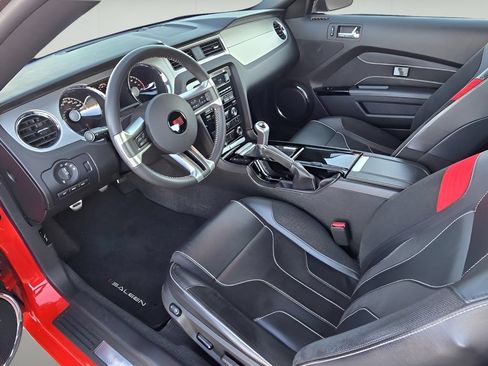 Used 2011 Ford Mustang GT Premium w/ Comfort Pkg RWD image 18