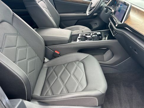 Certified 2026 Volkswagen Atlas SE FWD image 18