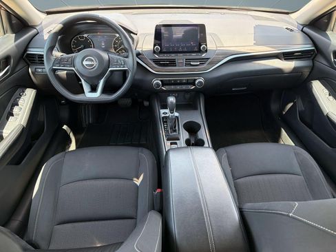 Used 2025 Nissan Altima 2.5 SV AWD/4WD image 15