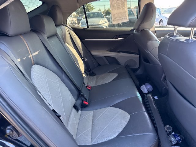 Used 2018 Toyota Camry XLE FWD image 14