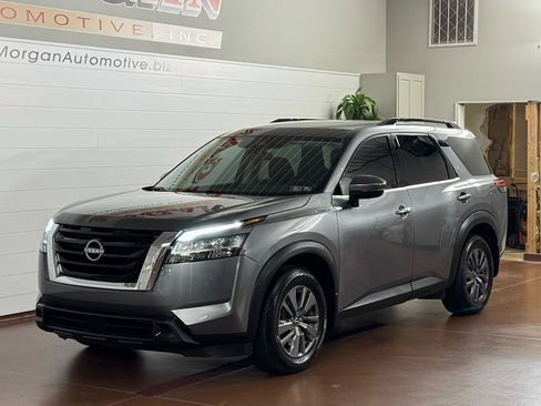 Used 2022 Nissan Pathfinder SV image 7