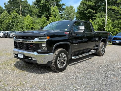 Used 2022 Chevrolet Silverado 2500 LT w/ Convenience Package AWD/4WD image 3