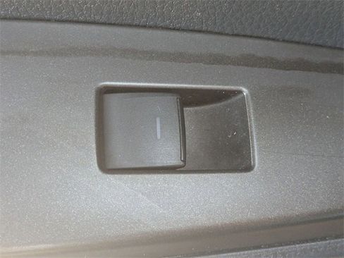 Used 2022 Toyota Camry SE image 25