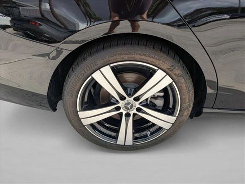 Used 2025 Mercedes-Benz C 300 Sedan image 24