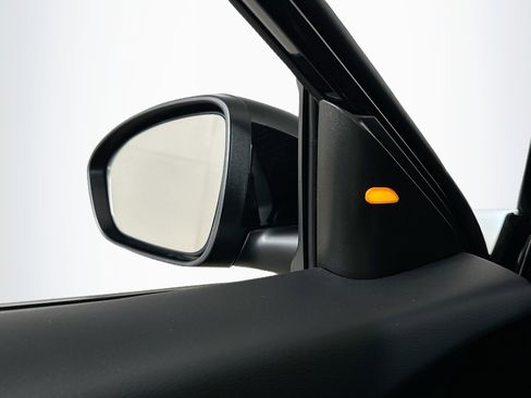 Used 2023 Nissan Altima 2.5 SV image 16