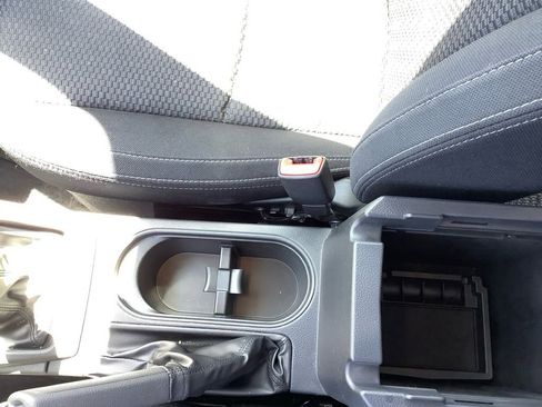 Used 2014 Subaru Forester 2.5i AWD/4WD image 23