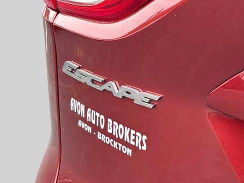 Used 2016 Ford Escape SE AWD/4WD image 12
