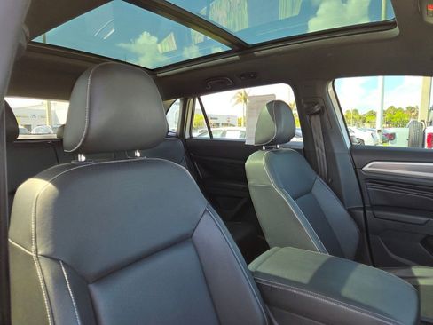 Used 2020 Volkswagen Atlas Cross Sport SEL image 11