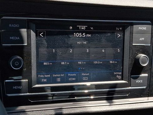 Used 2023 Volkswagen Jetta SE FWD image 15