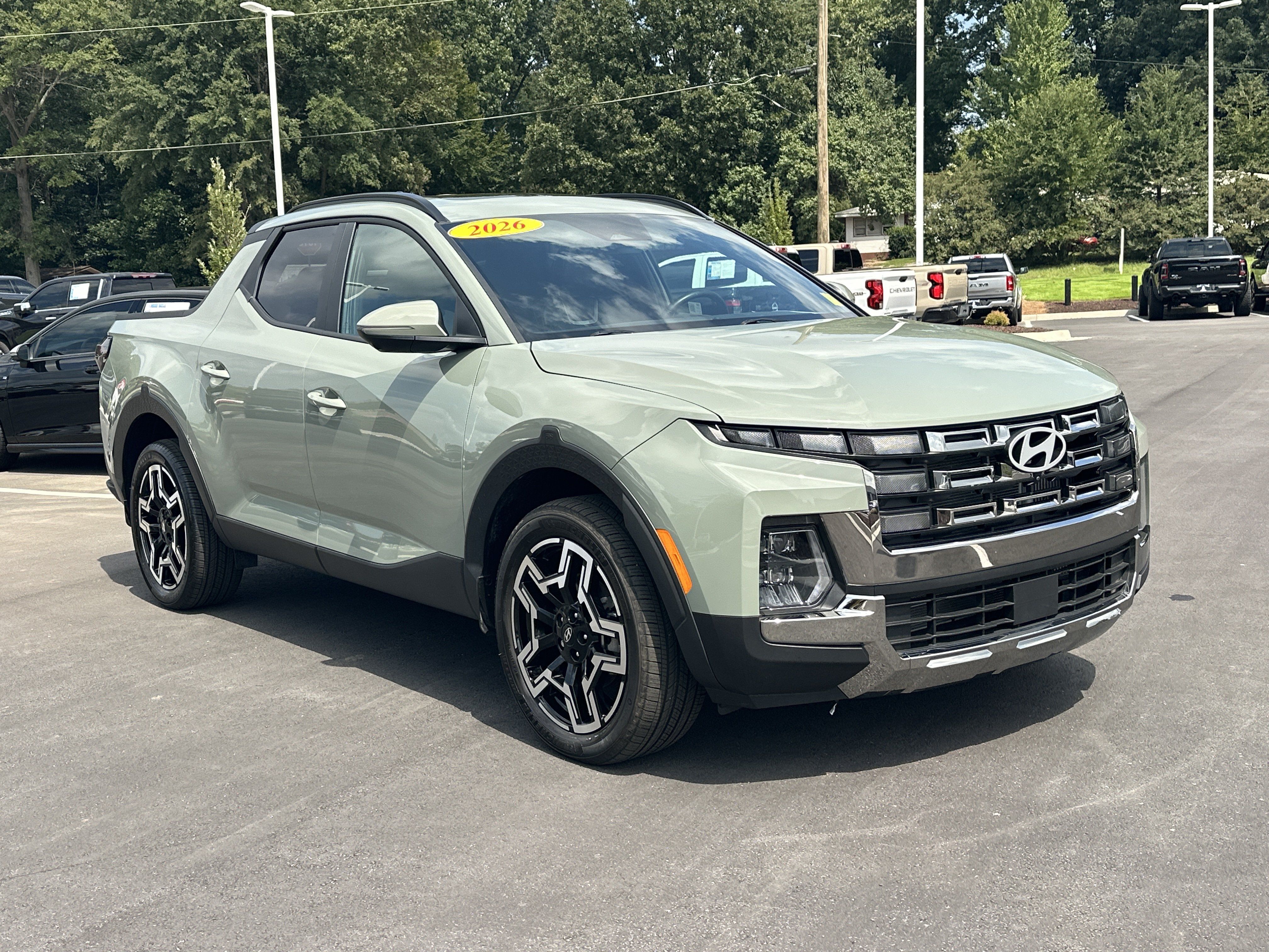 Used 2026 Hyundai Santa Cruz Limited AWD/4WD image 2