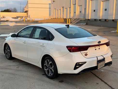 Used 2019 Kia Forte LXS image 4