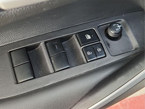 Used 2024 Toyota Corolla SE FWD image 21