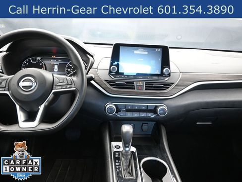 Used 2024 Nissan Altima 2.5 SV FWD image 19